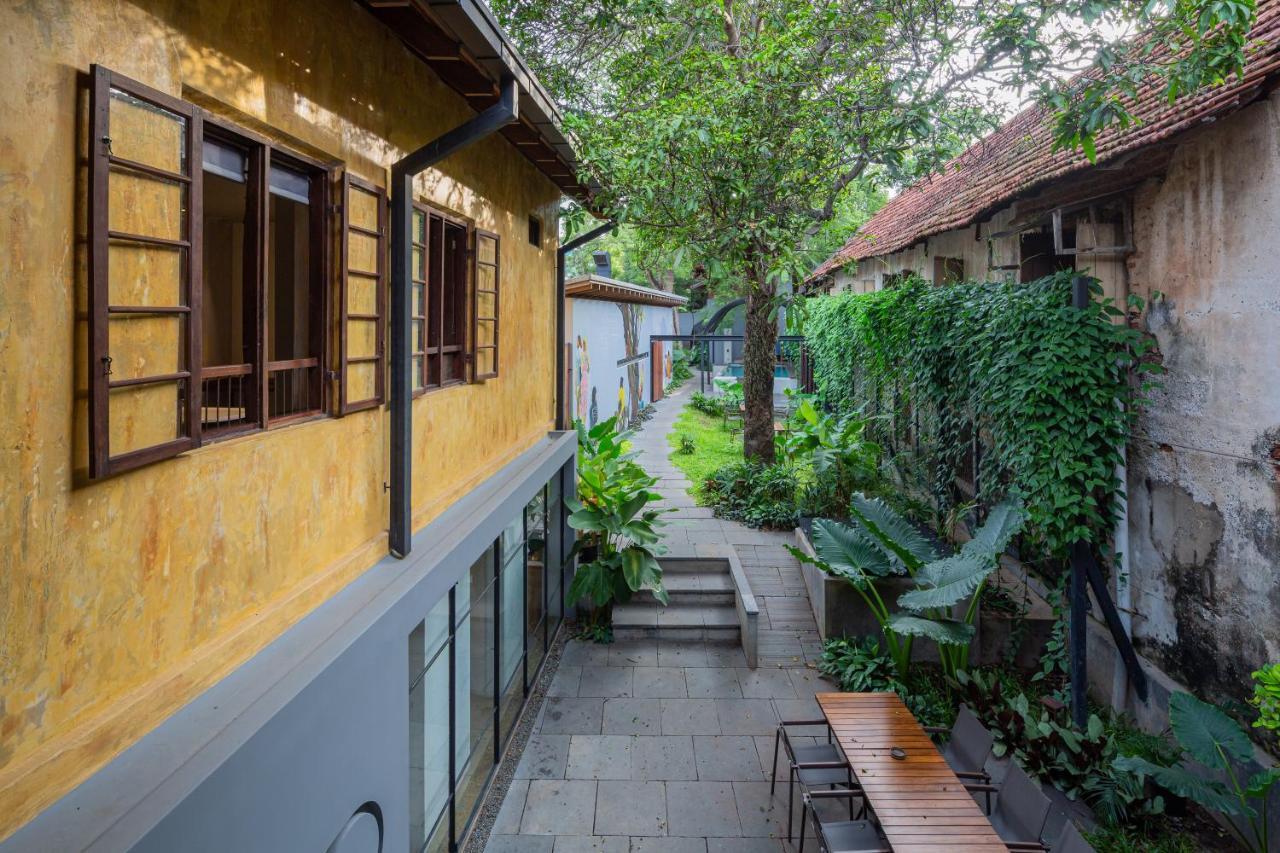 The Postcard Mandalay Hall, Kochi Extérieur photo
